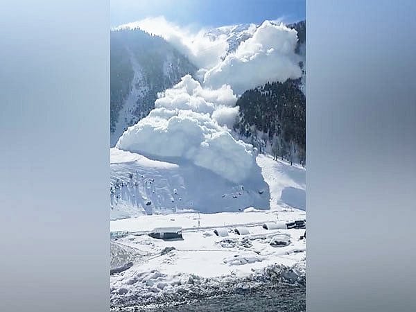 Six killed, 30 trapped in Afghanistan avalanche: provincial official