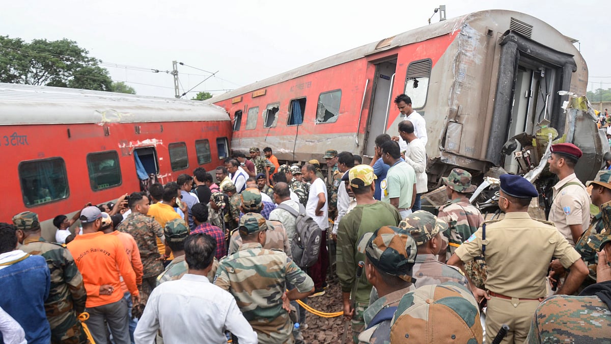 Jharkhand train accident: Oppn targets Ashwini Vaishnaw, TMC says 'rail ...