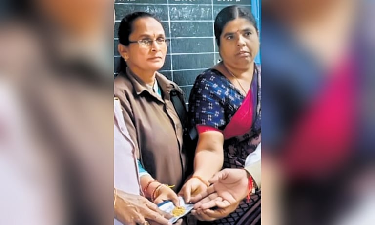Bus conductor's honesty shines as lost wallet is returned