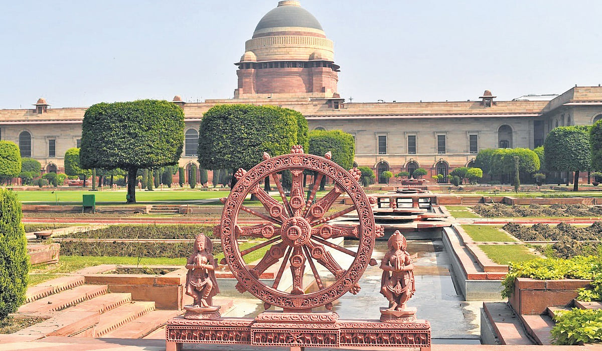 Four replicas of Konark wheel installed at Rashtrapati Bhavan and Amrit ...
