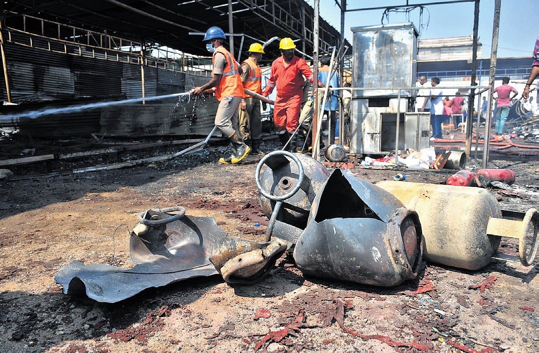 Major fire destroys stalls at Kashmir Jalakanya Exhibition in ...