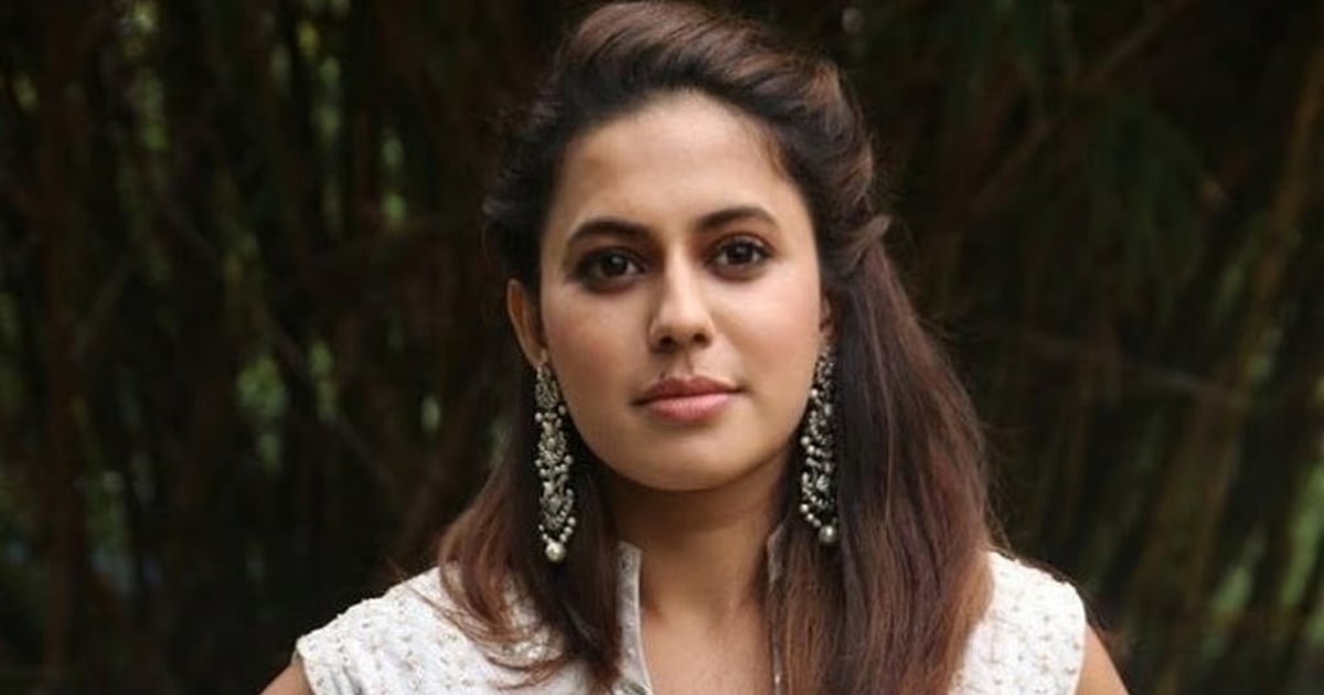 Actor Ranya Ra COFEPOSA detention ends, Kannada actor Ranya Rao walks out