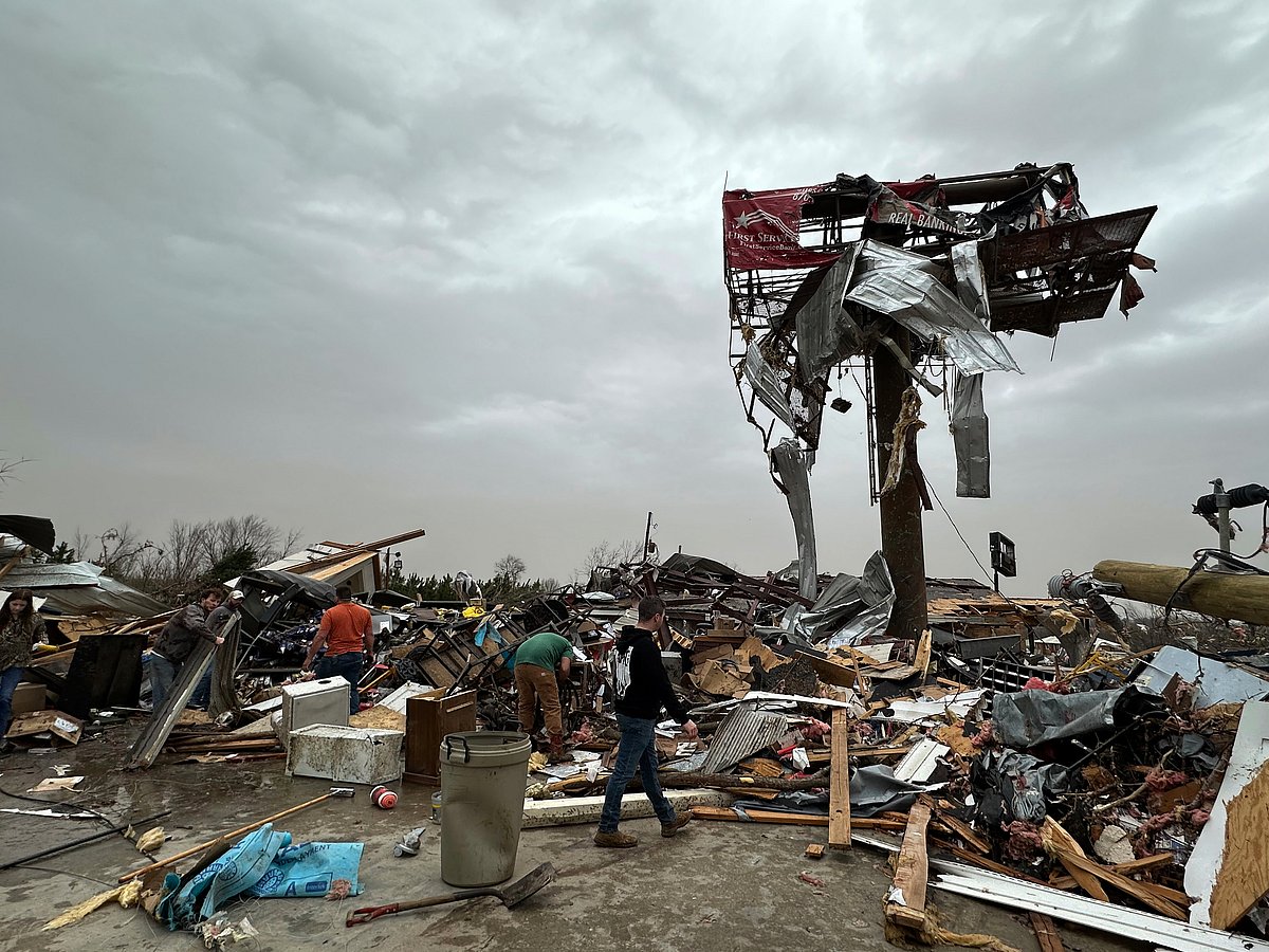 Tornadoes, wildfires and blinding dust sweep across US as massive storm ...
