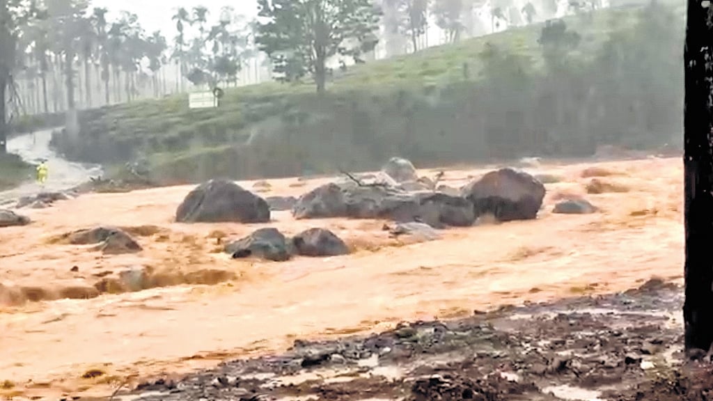 Heavy rain triggers flood fears in Wayanad's Chooralmala, one year ...