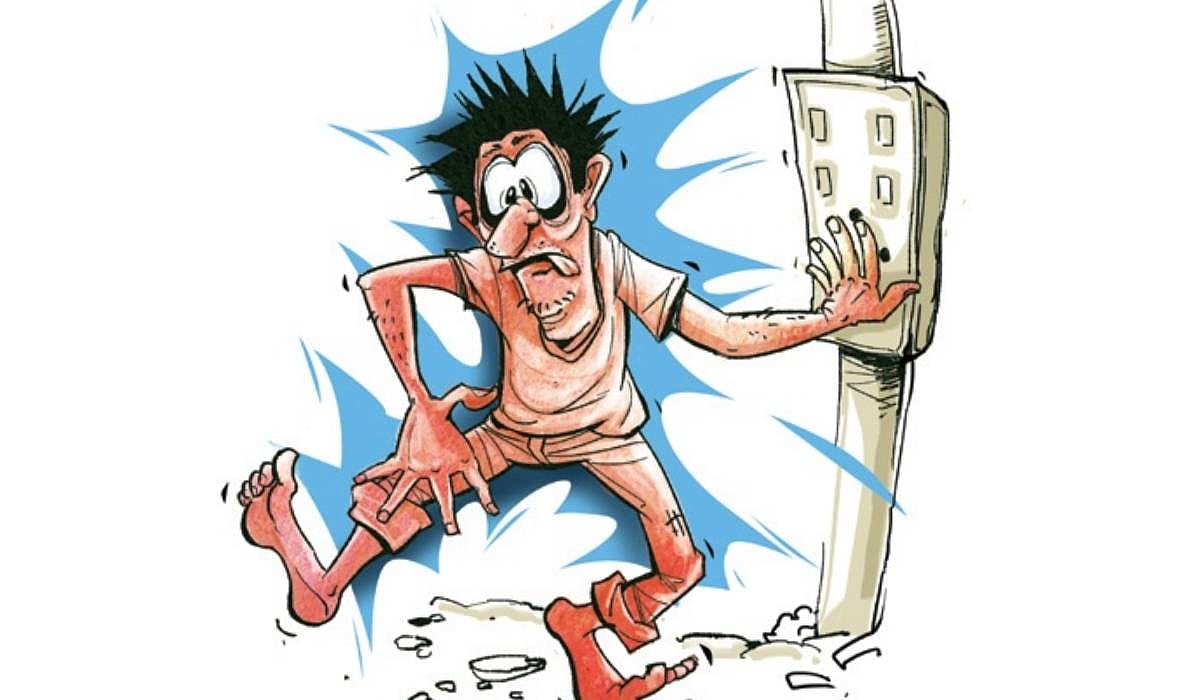 Two workers electrocuted while repairing electric bus at TN's Vyasarpadi