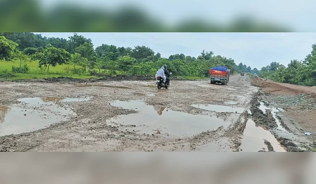 Heavy vehicles banned on NH-49’s Bangiriposi-Bisoi stretch