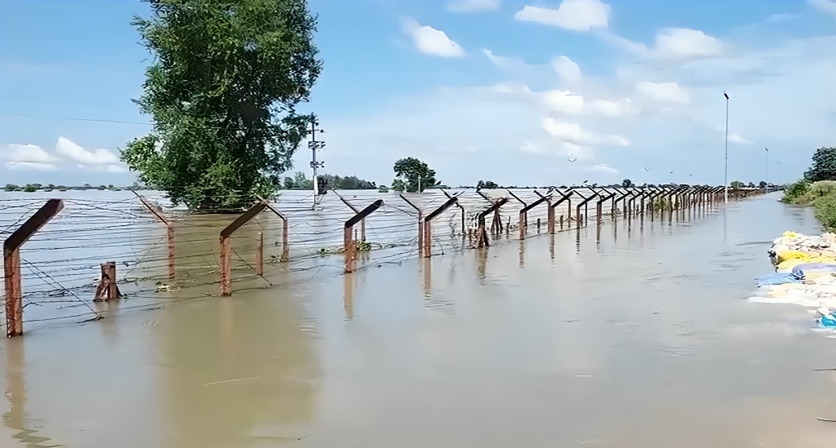 Floods damage 110 km of Indo-Pak border fence; 90 BSF posts inundated ...