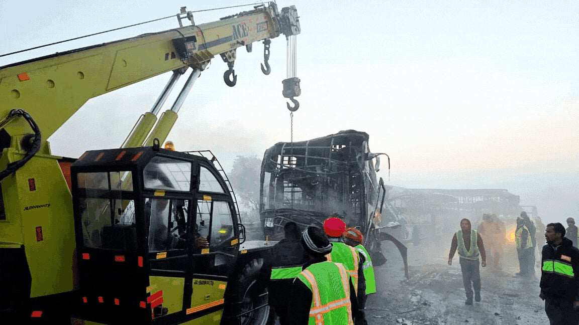 13 dead, several injured as buses catch fire after fog-induced pile-up ...