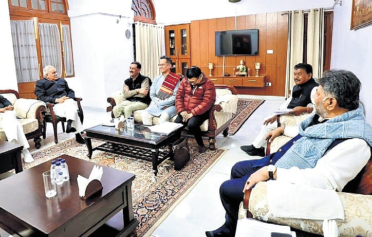 Karnataka Deputy CM DKS attends Assam Assembly poll meeting, Energy Min ...