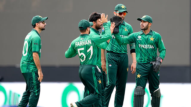 Pakistan bowl Netherlands out for 147 in T20 World Cup opener