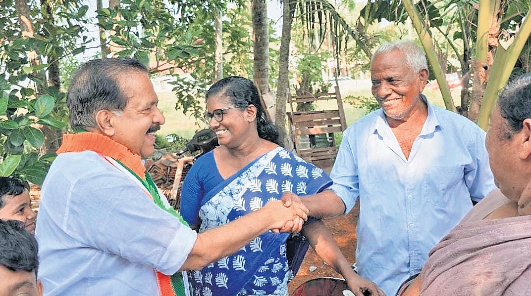 Ramesh Chennithala takes campaign through Kuttanad villages, promises ...