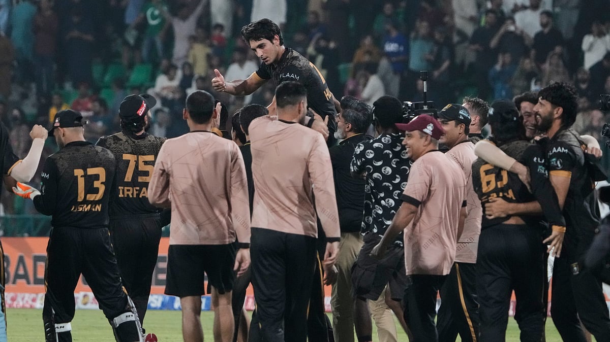 Hunain Shah bowls sensational 3-run last over to lift PSL debutant ...