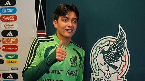 aguirre-puts-faith-in-a-new-generation-as-mexico-seeks-world-cup-redemption