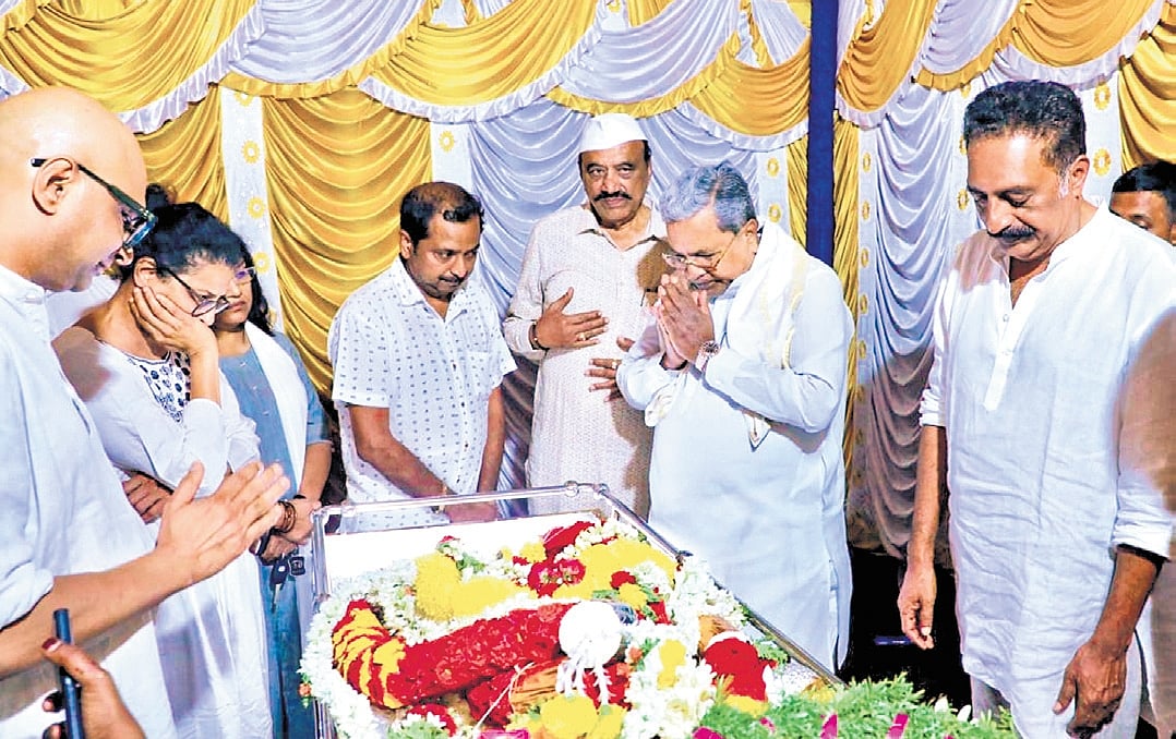 Indira Lankesh, writer and mother of slain journalist Gauri Lankesh, passes away at 84 in Bengaluru.