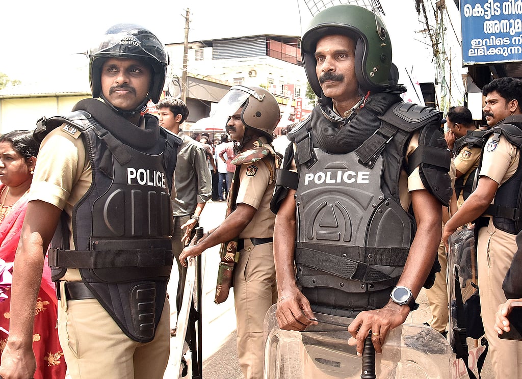 Father and son in khaki: Kerala Police duo share rare moments on duty