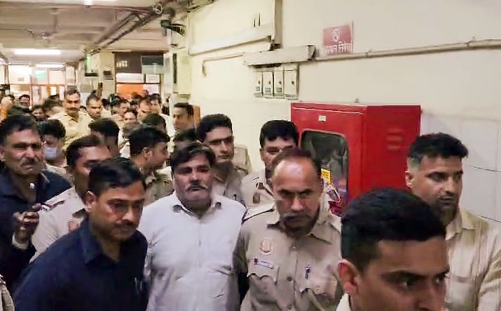 2020 Delhi riots: Court convicts Tahir Hussain of abetment to rioting ...
