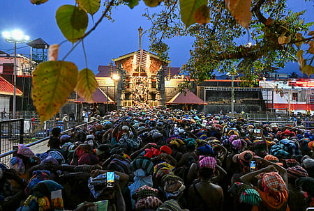 Bus shortage & inadequate crowd management anger Sabarimala devotees