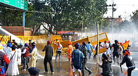 Tension at Chandigarh-Mohali border as police stop Sikh groups’ march, bandh on August 21