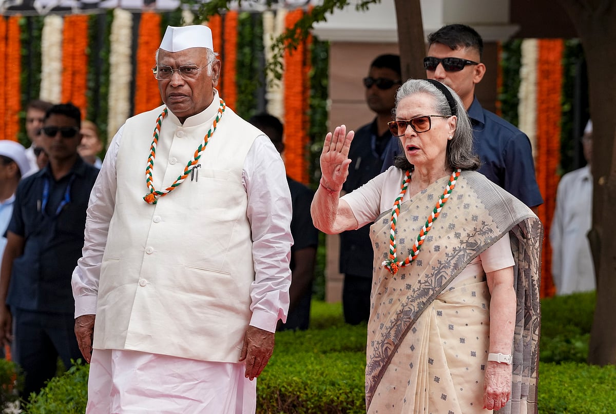 BJP Complaint Against Sonia Gandhi Adds to Vande Mataram Political Row