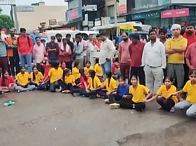Over 200 girl students protest in Lucknow over teacher shortage, poor food