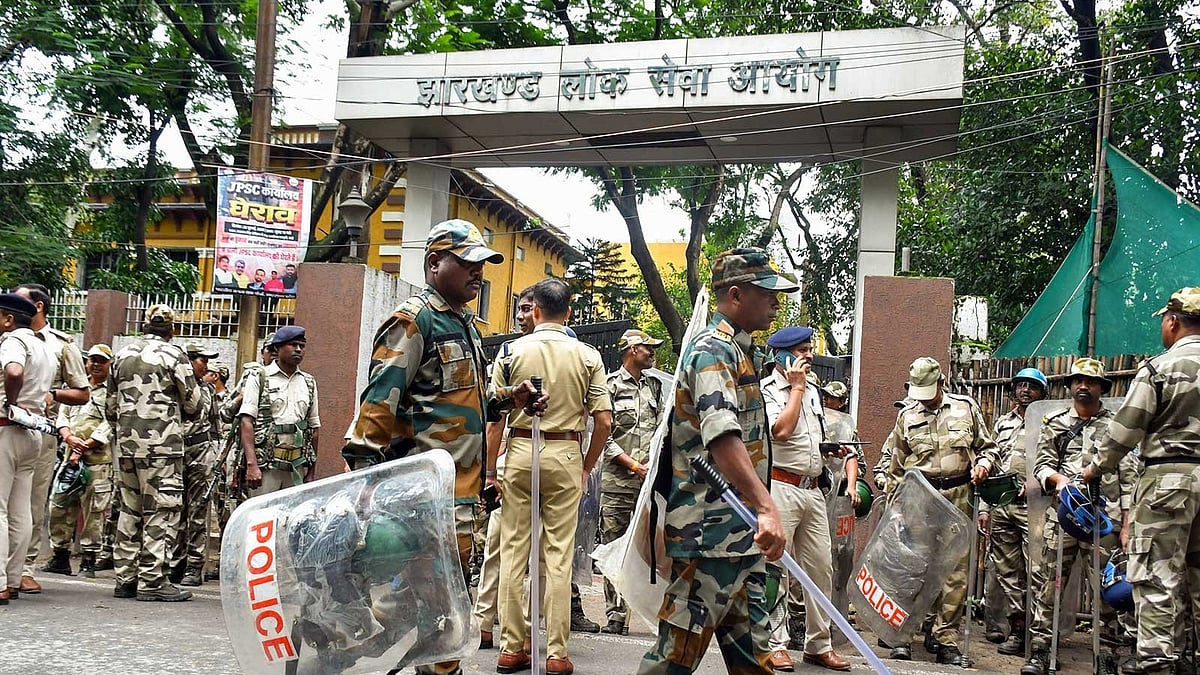 CID raids Jharkhand Staff Selection Commission office in Ranchi over exam irregularities amid protests; NLSIU V-C seeks five-member student delegation