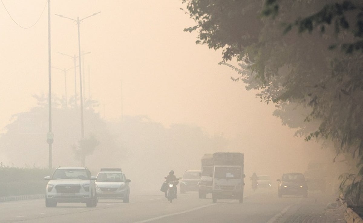 Smog Gun NHAI deploys 60 water sprinklers, 14 anti-smog guns to curb dust ...