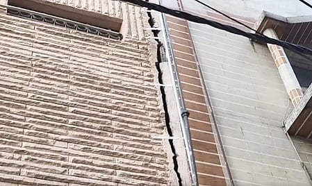 Four-storey building in Delhi evacuated after sudden tilt; MCD asks owner to demolish structure
