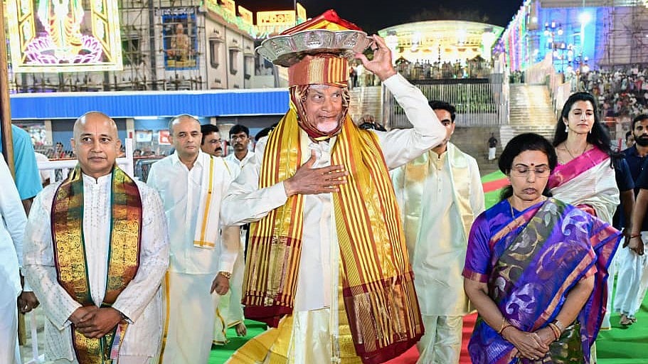 CM Chandrababu offers silk robes during Tirumala Brahmotsavams