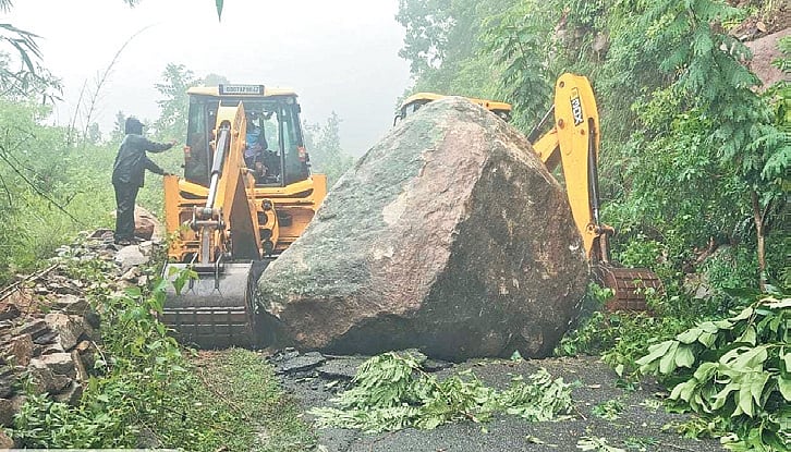 Deep depression brings damage, disruption in Ganjam and Gajapati