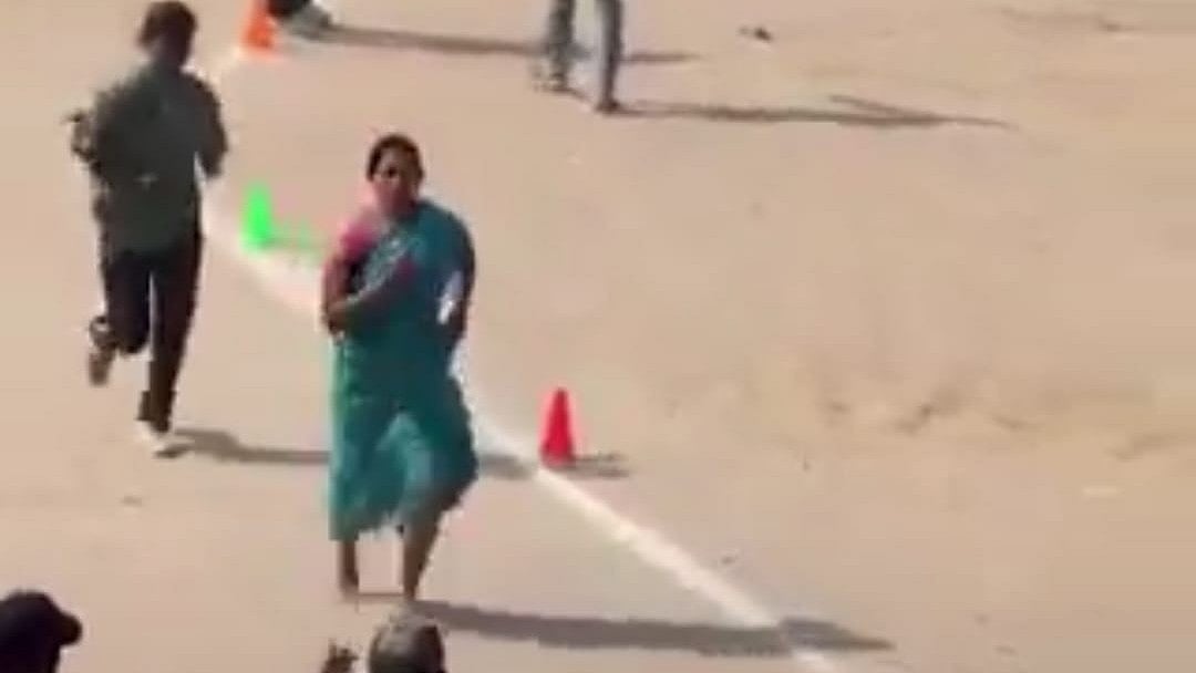 Barefoot in saree, Jharkhand woman runs 1,600m to chase home guard dream