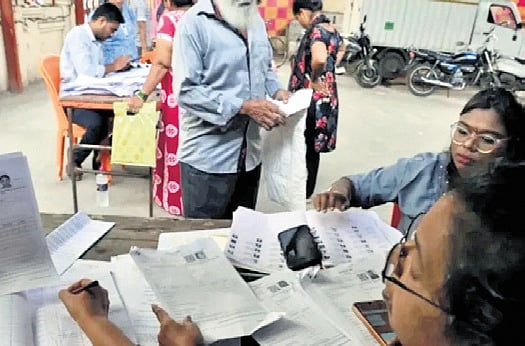 Poll body to hold camps for displaced voters in Delhi