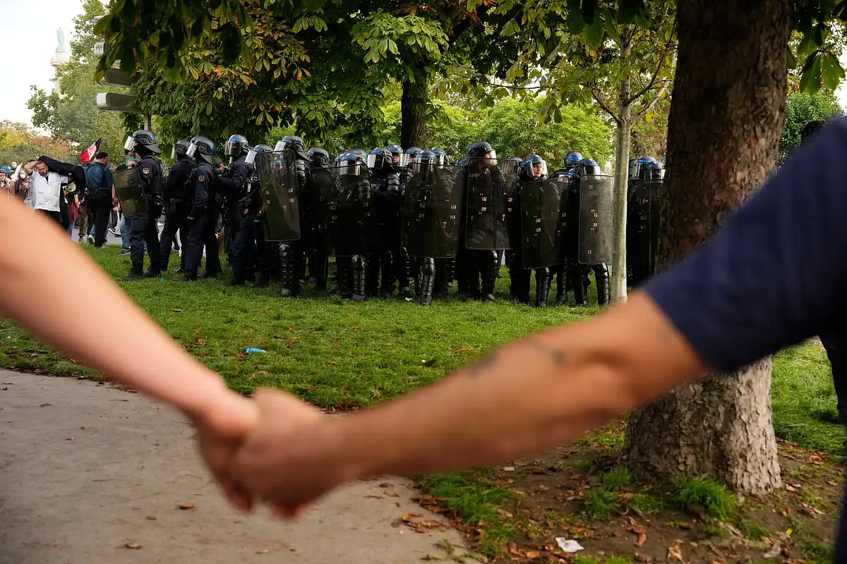 Gruesome injuries throw spotlight on France's policing of high school ...