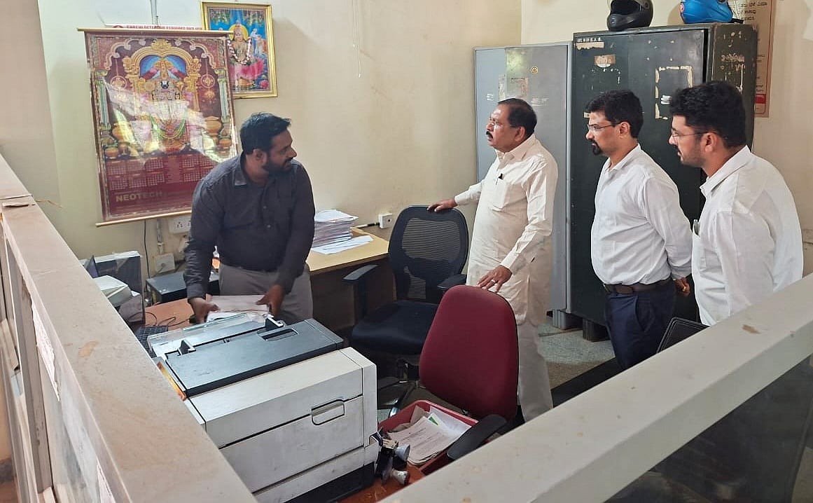 Deputy CM suspends revenue official over negligence in Devanahalli office