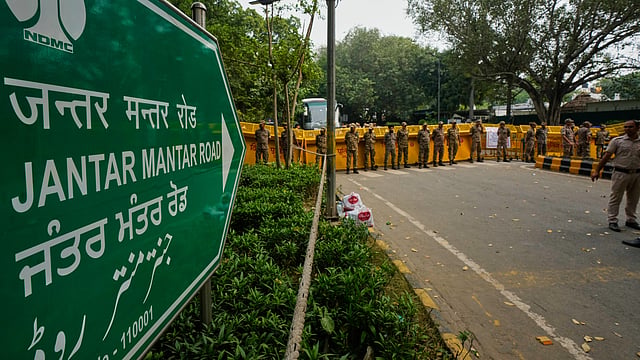 Delhi protests: Union home secretary tenders unconditional apology to ...