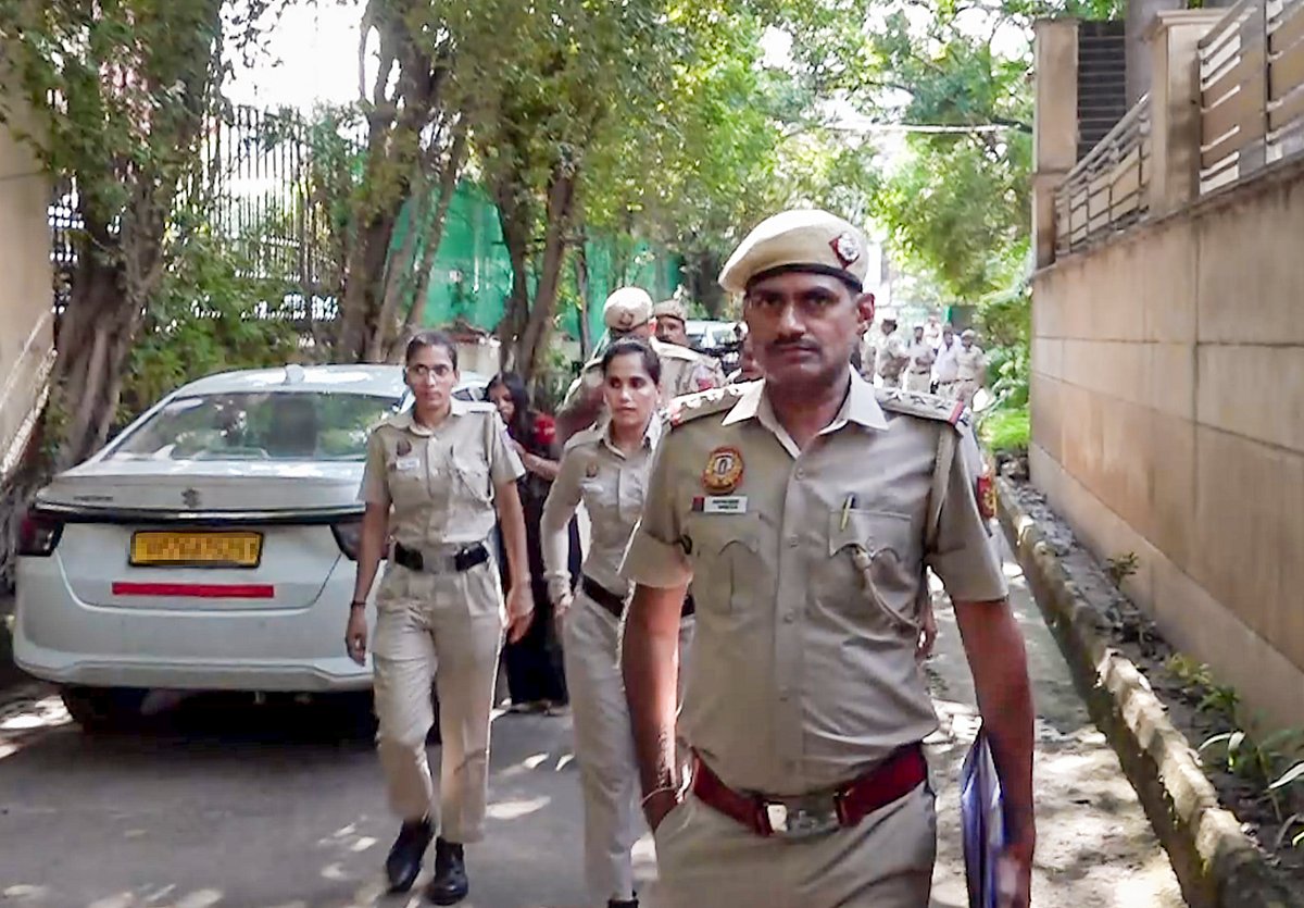 Delhi Police notice to Dipke flags stampede risks, traffic disruption ...