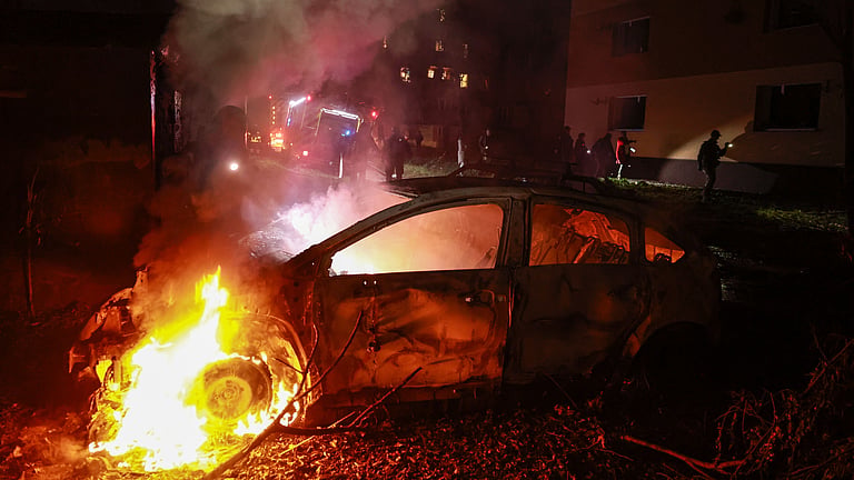 Blaze at St Petersburg oil sites as Kyiv launches more than 1,000 ...