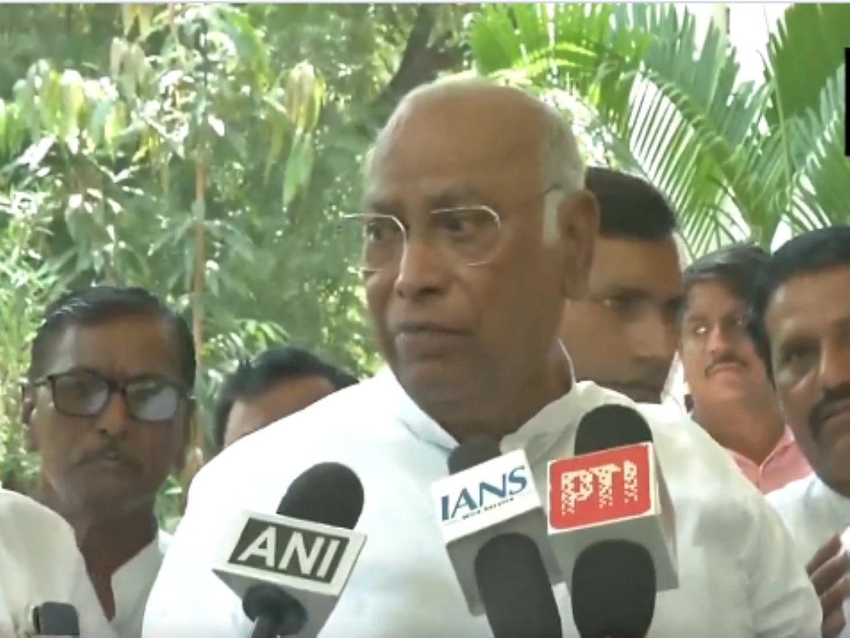 Kharge accuses Modi of misleading public on women’s quota, says it can ...