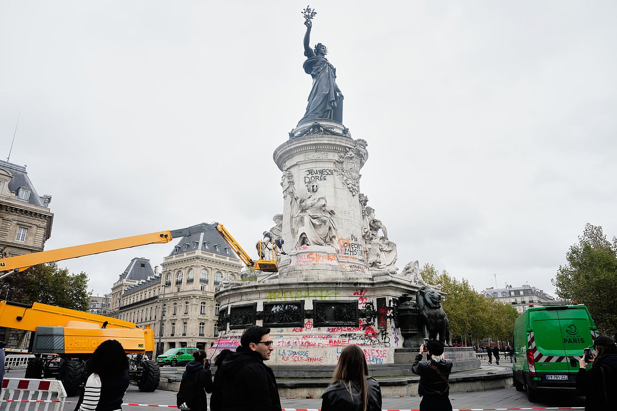 Thousands gather in Paris after a court lifts a protest ban despite ...