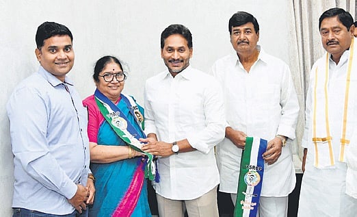 Andhra: Ex-TDP MLA Lakshmi Devi joins YSRCP