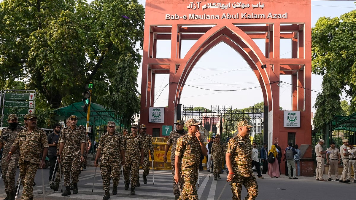 Oppn leaders back Jamia students' stir for elections