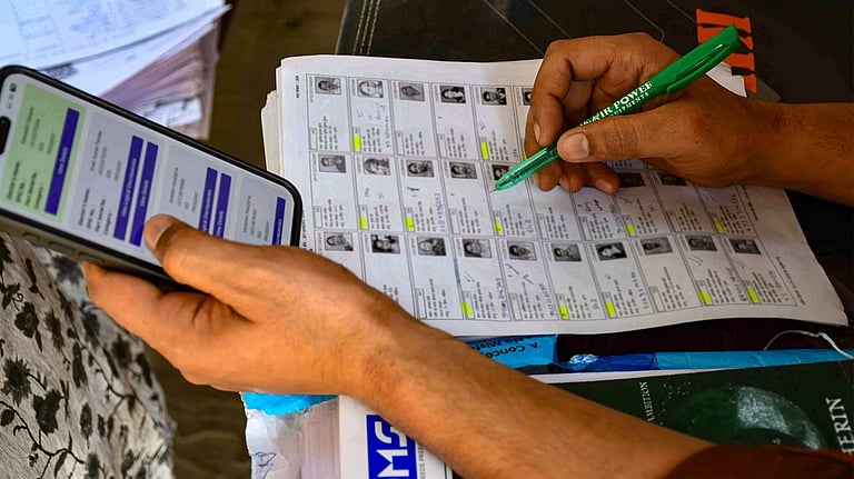Over 2L Form 6 applications filed till October 25, shows SIR data