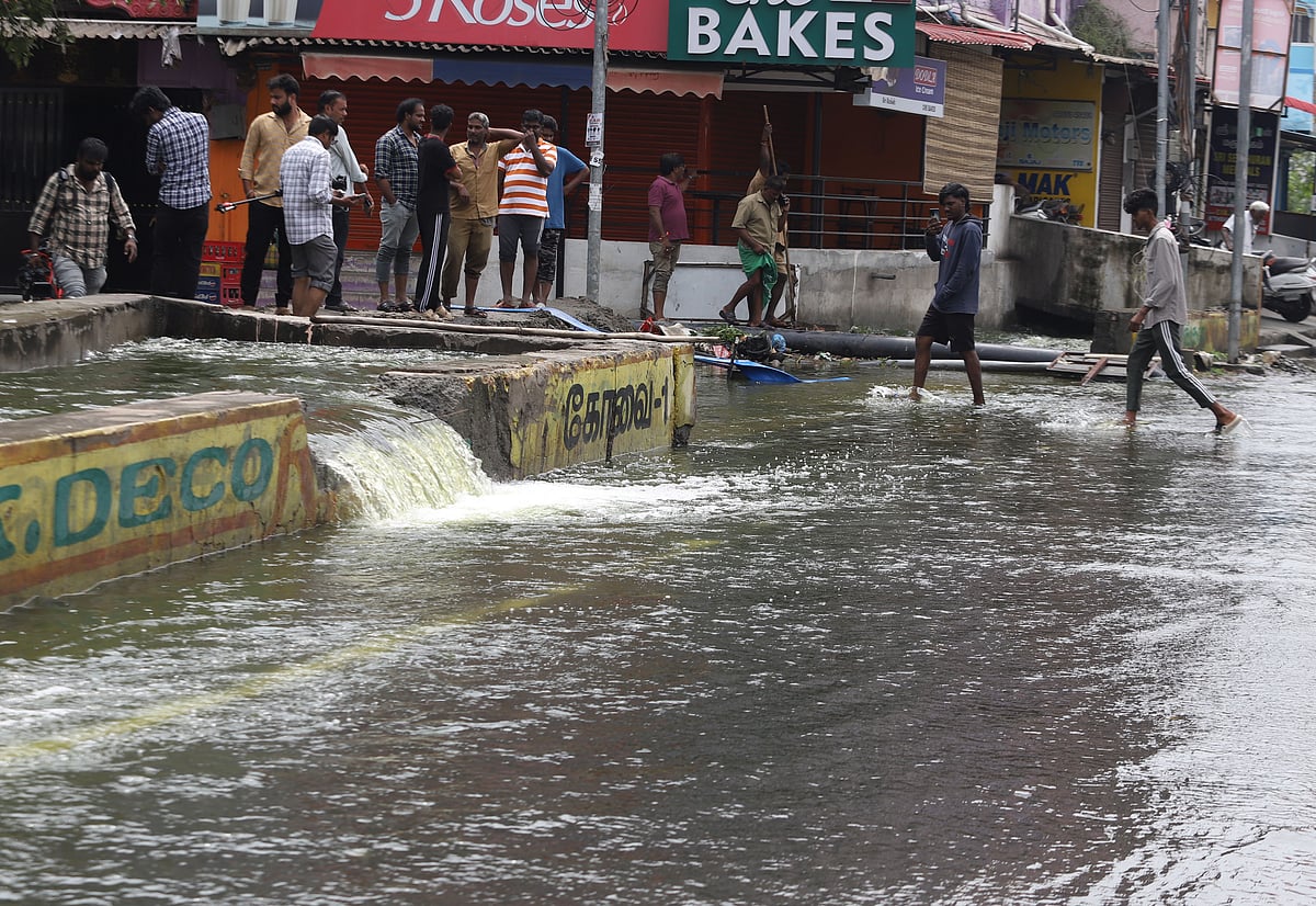 Rains lash parts of Western TN, Kovai streets flooded