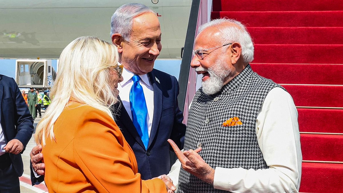 नरेंद्र मोदी और बेंजामिन नेतन्याहू की तस्वीर.