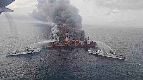 Central government issues warning that Oil spill threat in coastal waters from Bekal to Kochi