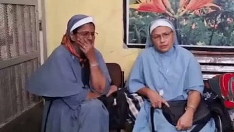 അറസ്റ്റിലായ സിസ്റ്റർ പ്രീതി മേരി, സിസ്റ്റർ വന്ദന ഫ്രാന്‍സിസ്