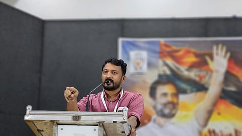 രാഹുലിനെതിരെ നിലപാട് കടുപ്പിക്കാൻ കോൺഗ്രസ്; പാർലമെന്‍ററി പാർട്ടിയിൽ നിന്ന് ഒഴിവാക്കും