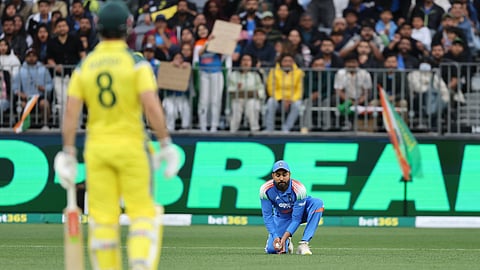 Australia vs India 1st ODI Live Cricket Score