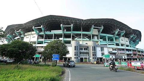 കലൂർ സ്റ്റേഡിയം സ്പോൺസർക്ക് നൽകിയതിൽ ജിസിഡിഎയ്ക്ക് ഗുരുതര വീഴ്ച; കൈമാറിയത് ത്രികക്ഷി കരാർ ഒപ്പിടുന്നതിന് മുൻപ്
