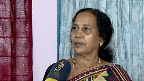 അതിദാരിദ്ര്യത്തിന്റെ ഇരുട്ടില്‍ നിന്നും പുതുജീവിതത്തിലേക്ക്; ഫ്‌ളാറ്റിലേക്ക് മാറിയ സന്തോഷത്തില്‍ കല്ലുത്താന്‍കടവിലെ സരസ്വതി അമ്മാള്‍ 