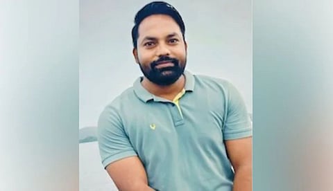 ബൗളിങ്ങിനിടെ വെള്ളം കുടിക്കാന്‍ നിന്നു, പിന്നാലെ ഛര്‍ദിയും ശാരീരിക അസ്വസ്ഥതയും; യുപിയില്‍ 30കാരന്‍ കുഴഞ്ഞുവീണു മരിച്ചു 